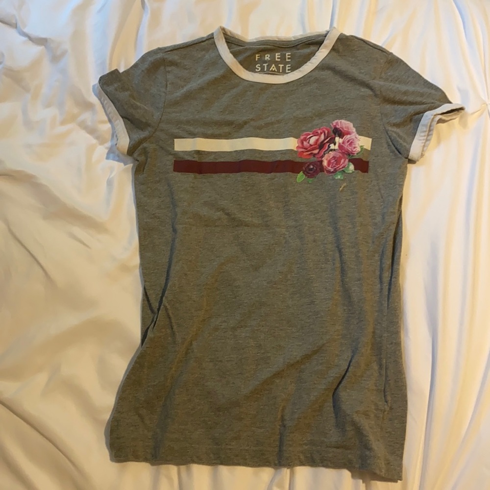 gray, medium short sleeve t-shirt from free state